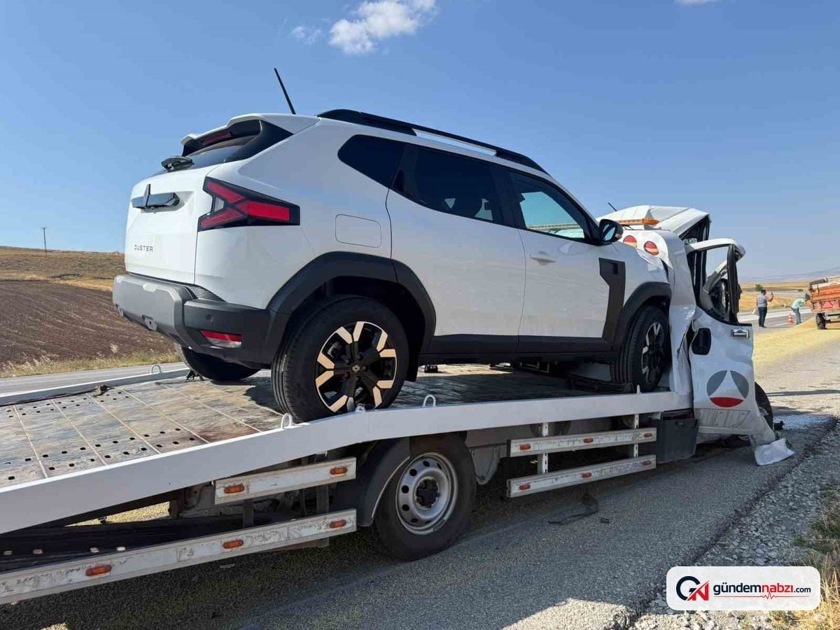 Çorum’da çekici traktöre çarptı: 1 yaralı