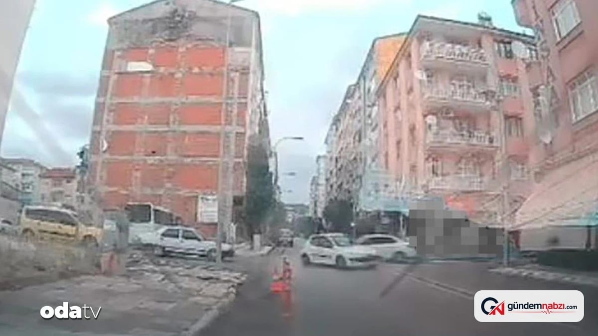 Elazığ'da iki otomobil çarpıştı, kaza anı kamerada görüntülendi