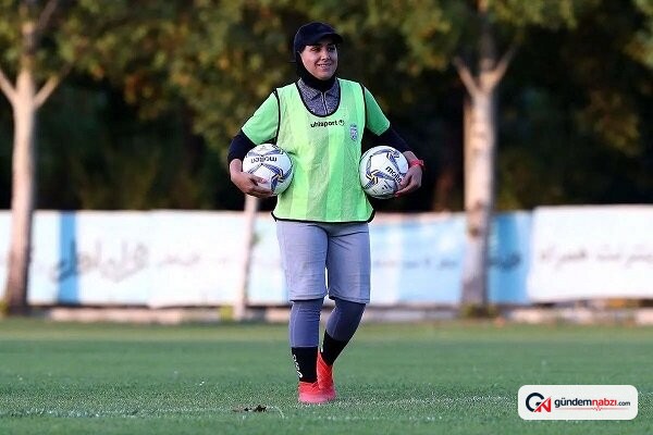Meryem Irandoust, Estaglal kadin futbol takiminin teknik direktorluge getirildi
