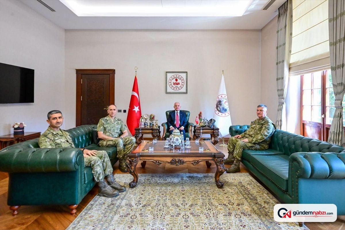 5. Kolordu Komutanı Tümgeneral Aksoytürk, Vali Turan'ı ziyaret etti