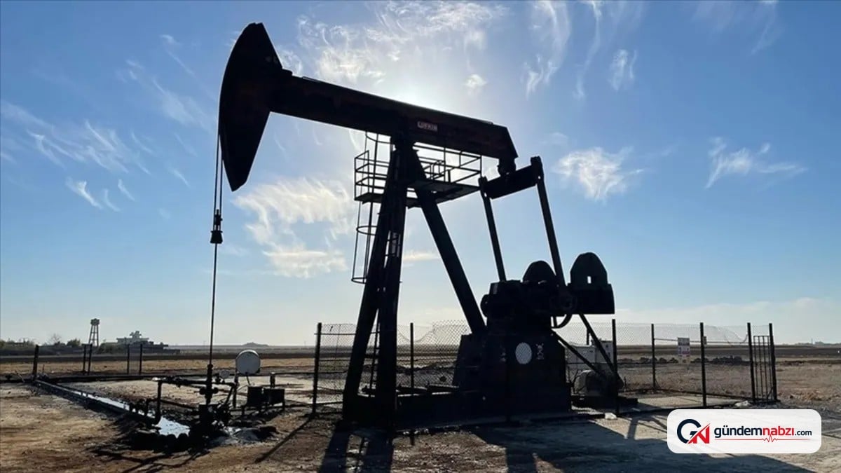 ABD'de ham petrol stokları azaldı, gözler EIA verilerine çevrildi