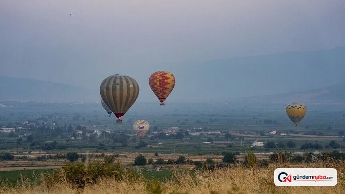 Denizli Pamukkale'de balon turu ve gece müzeciliği turizmi canlandırdı