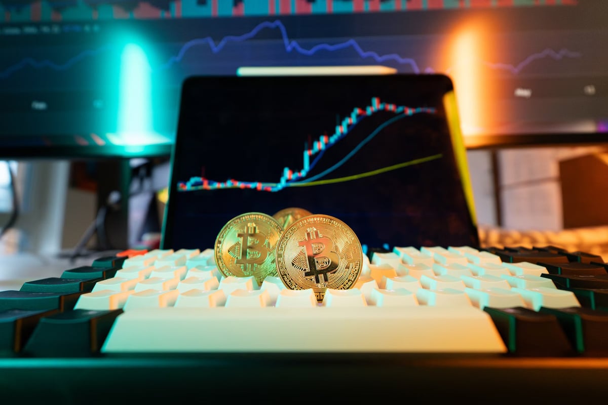 Bitcoin'de düşük oynaklık uyarısı, riskleri gizliyor