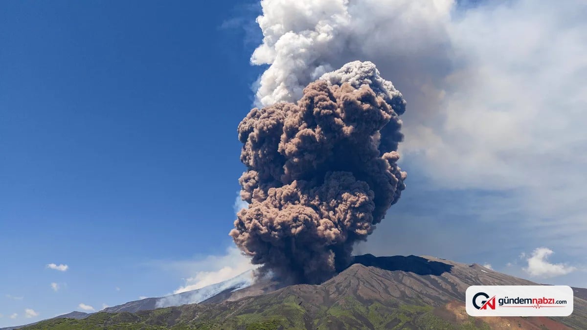 İtalya'da Etna Yanardağı yeniden faaliyete geçti