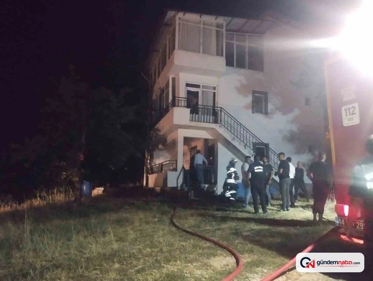 Malatya'da elektrik kontağından çıkan yangında hasar oluştu