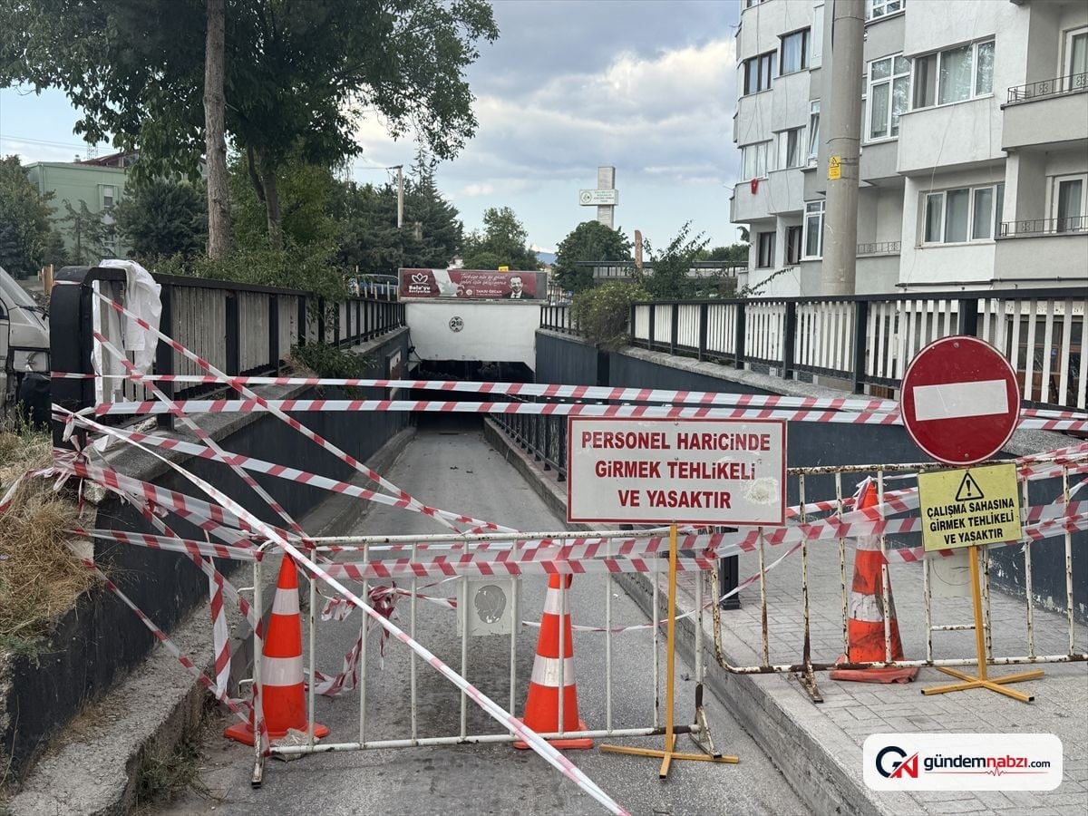 Bolu'da alt geçidin havalandırma bacası çöktü: Ulaşım durdu