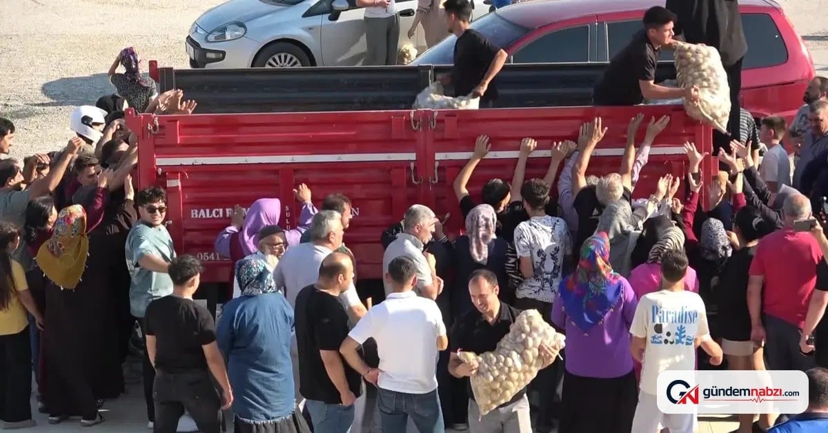 Hasat ettiği ürünleri tarlada satmak yerine ücretsiz dağıttı