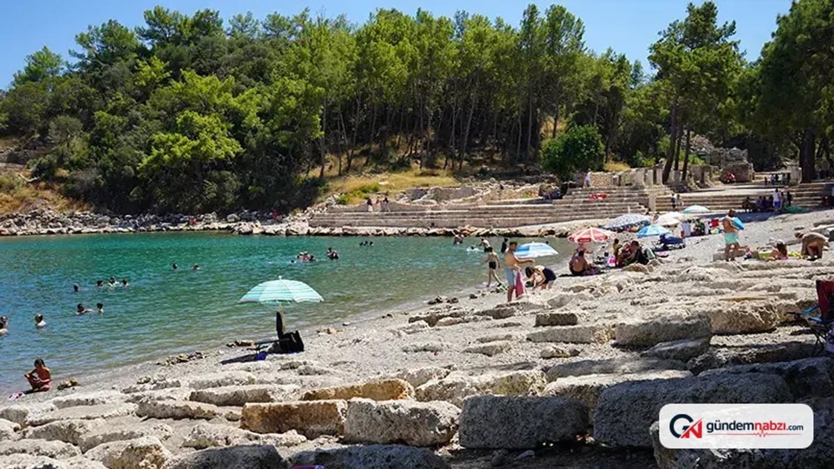 Phaselis Antik Kenti'ne ziyaretçi ilgisi sürüyor