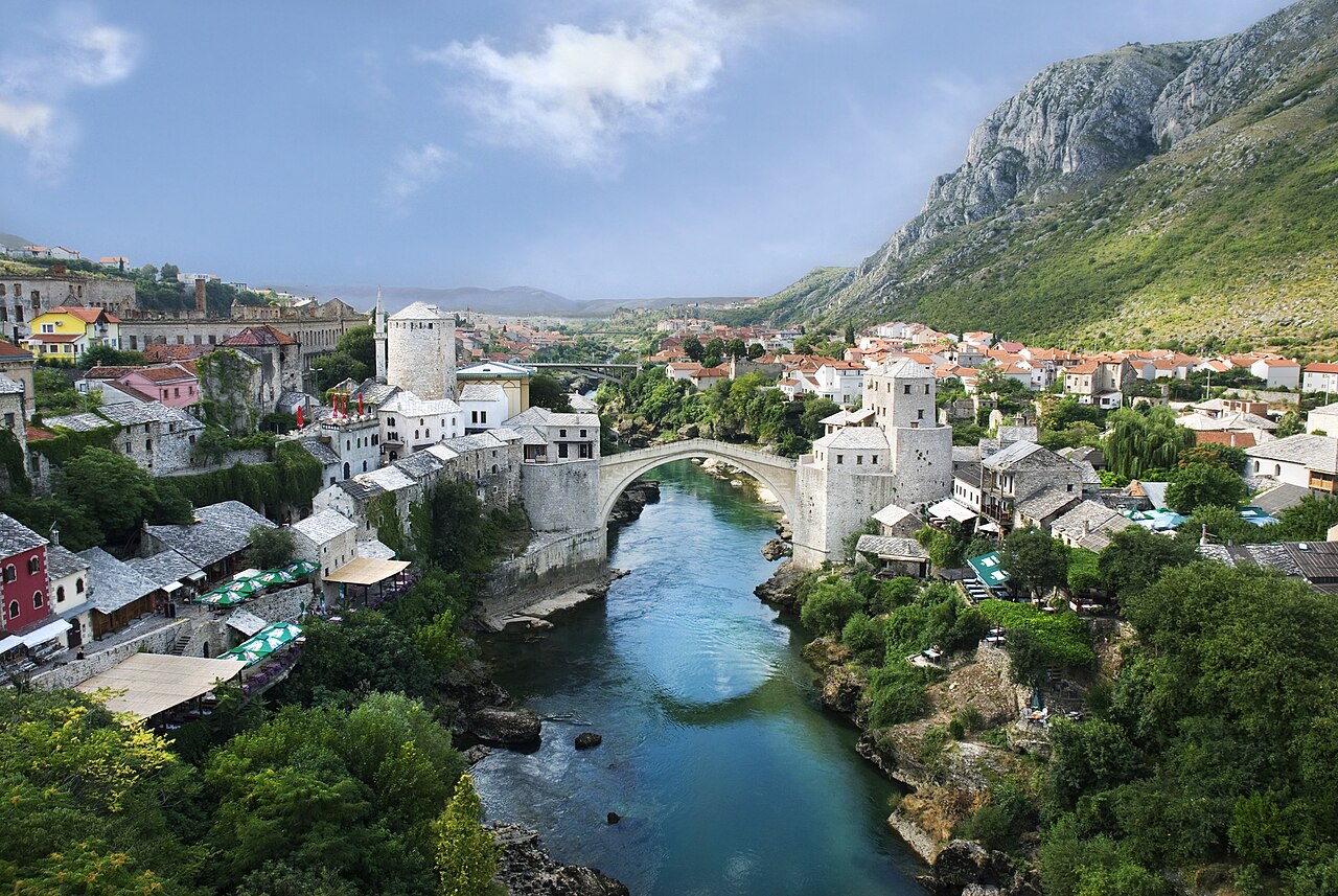 Mostar Köprüsü'nde Red Bull Cliff Diving Serisi düzenlendi