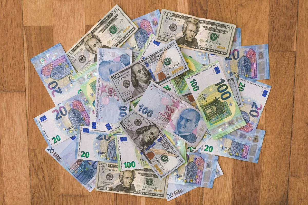 Dolar/TL'den yeni rekor: Kur 47,69 seviyesini gördü