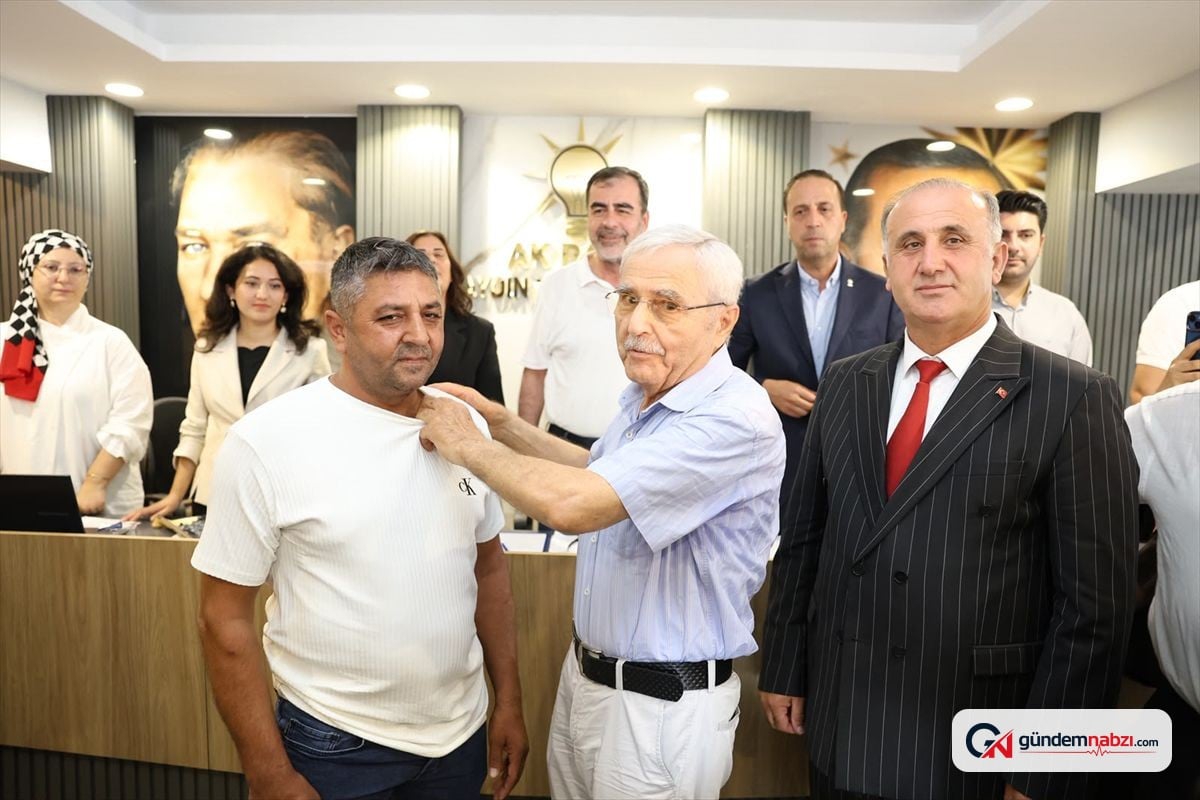 İncirliova'da CHP'li meclis üyesi Ömer Akdağ, AK Parti'ye katıldı