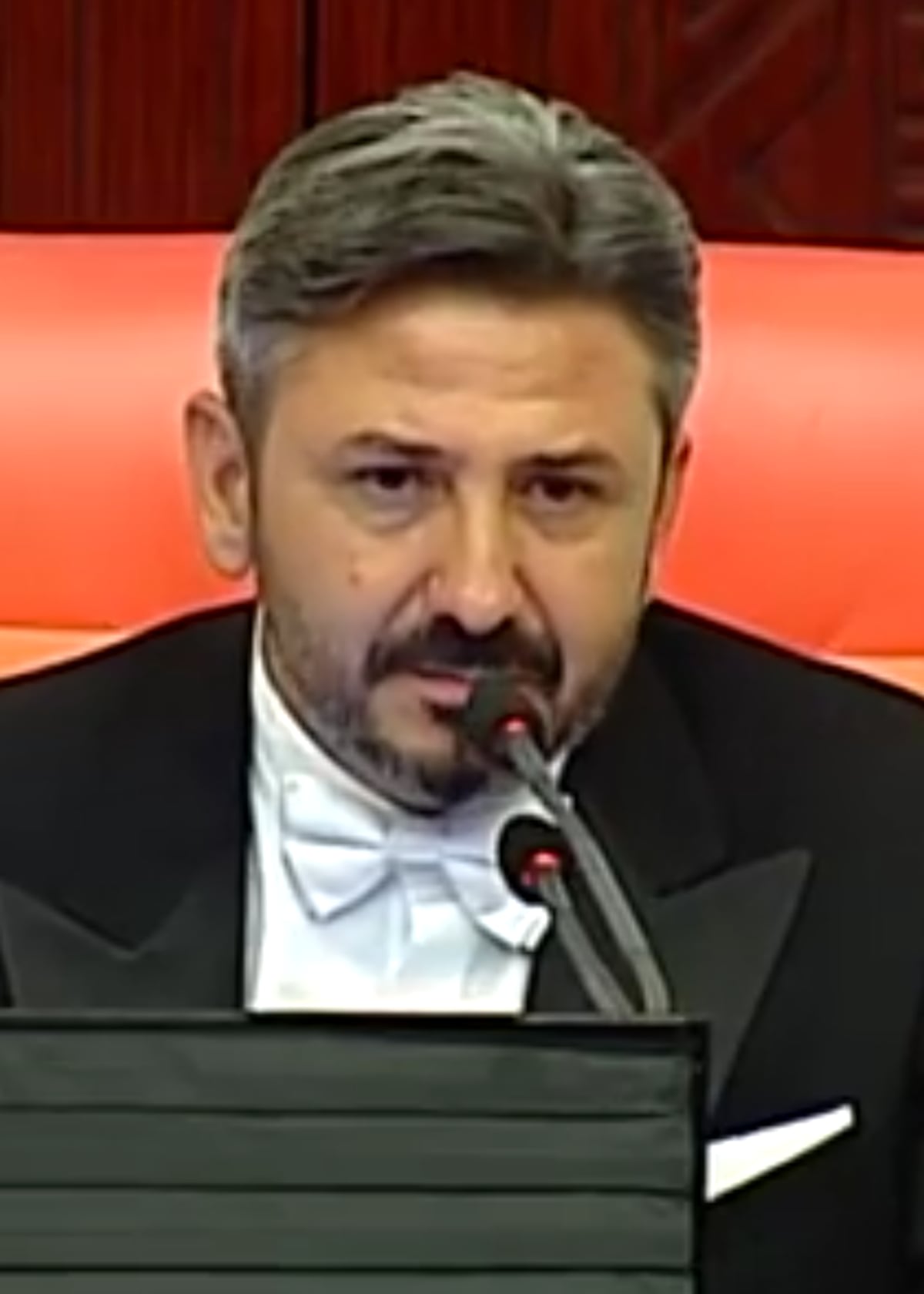 Bakan yardımcısından Kürdistan bayraklı Çerçeve Yasa paylaşımı