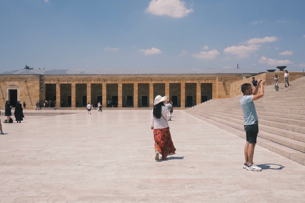 Anıtkabir ziyaretine giden çift dolandırıldı