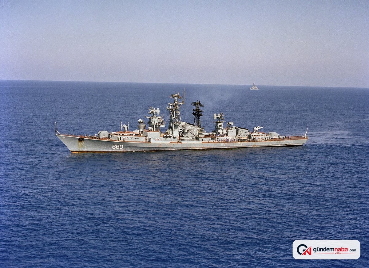 Rus korveti Baltık Denizi'nde denizaltı avı tatbikatı yaptı