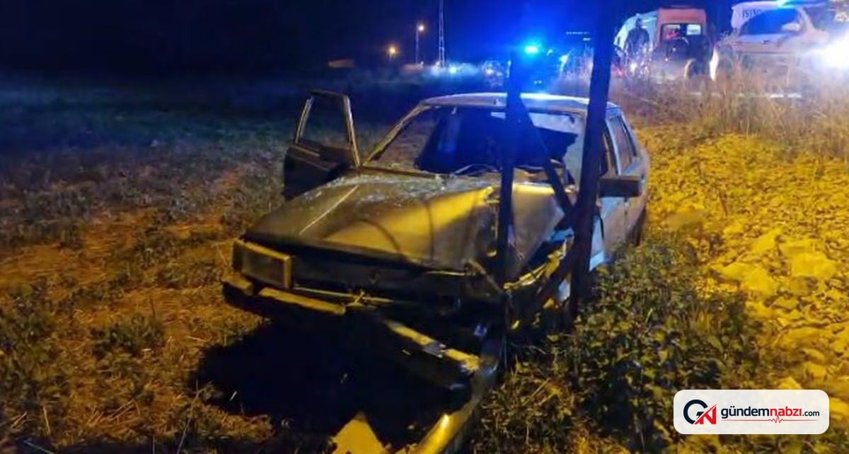 Çorum Alaca'da alkollü sürücü elektrik direğine çarptı, tarlaya savruldu