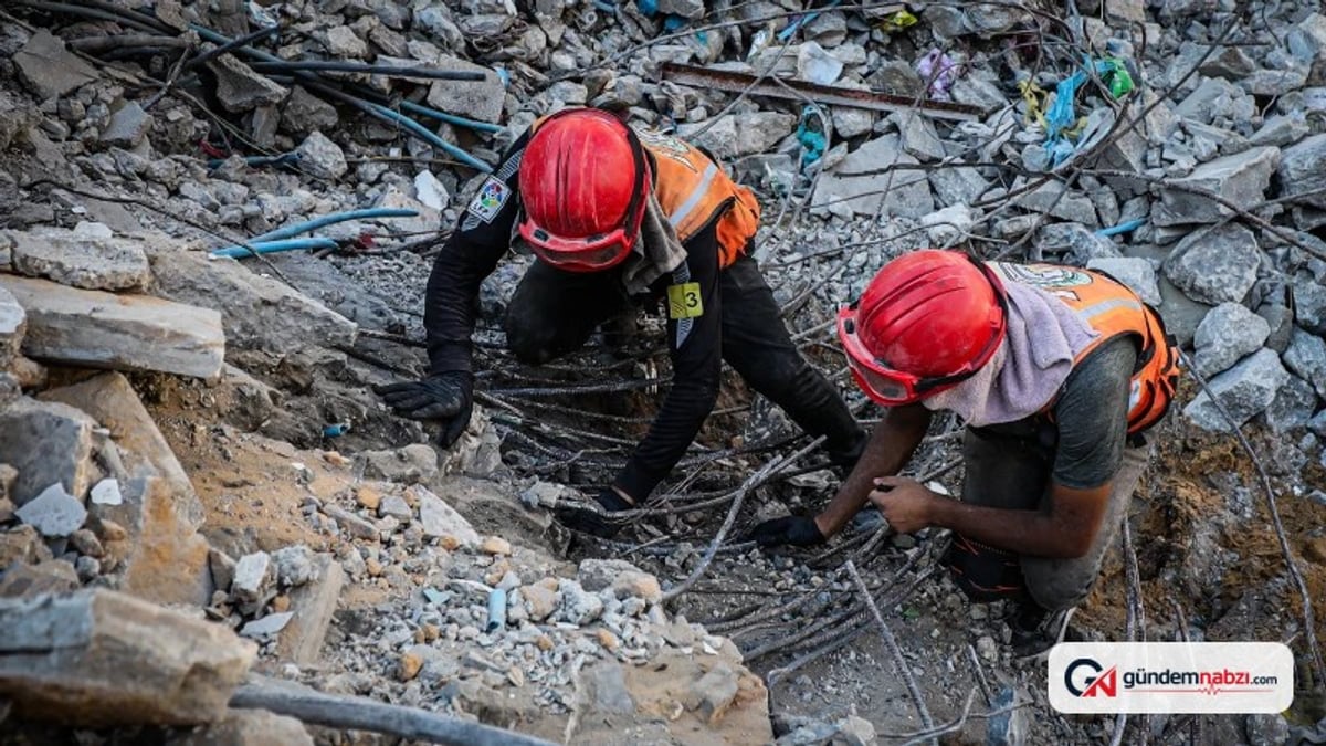 Gazze'de enkaz altındaki cenazeler için çalışmalar devam ediyor