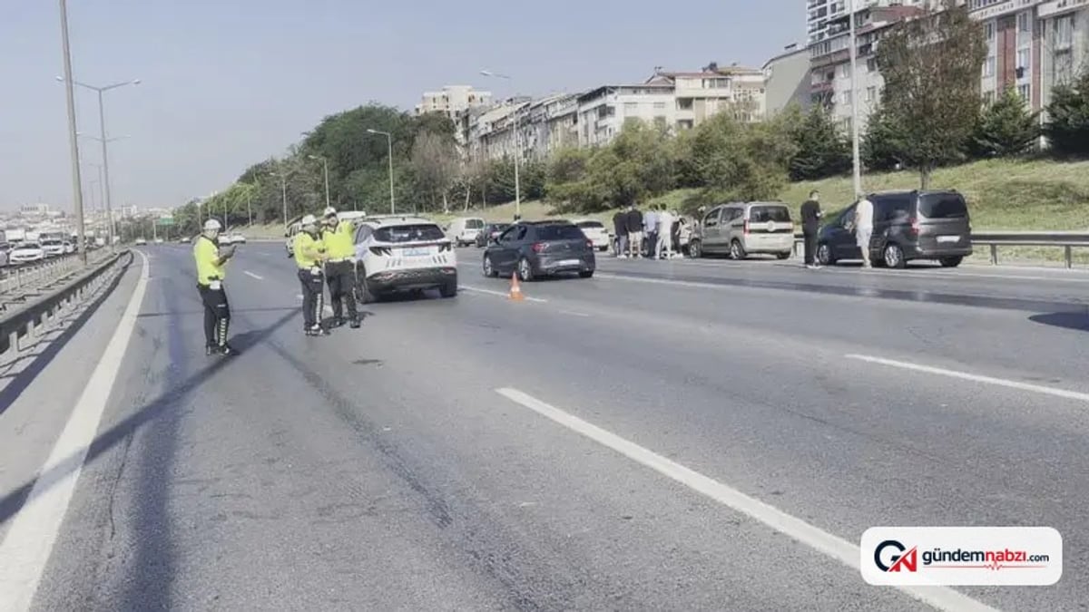 TEM Otoyolu'nda 10 araçlı zincirleme kaza meydana geldi