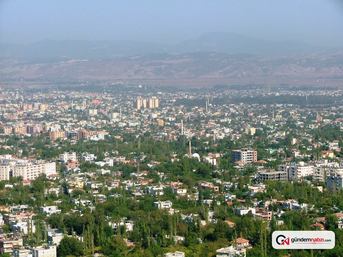Osmaniye'de apartman dairesinin iki odasında kenevir yetiştirildi