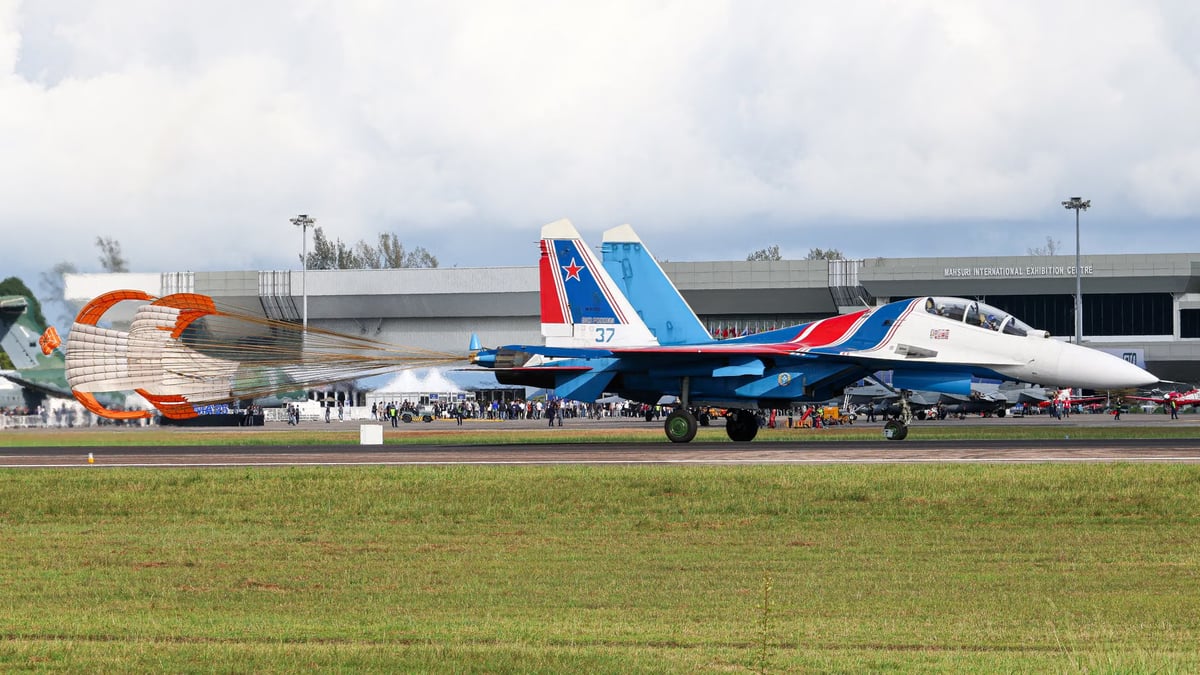 Su-30SM2 jetleri Kaliningrad yakınlarında tatbikatta hedef vurdu