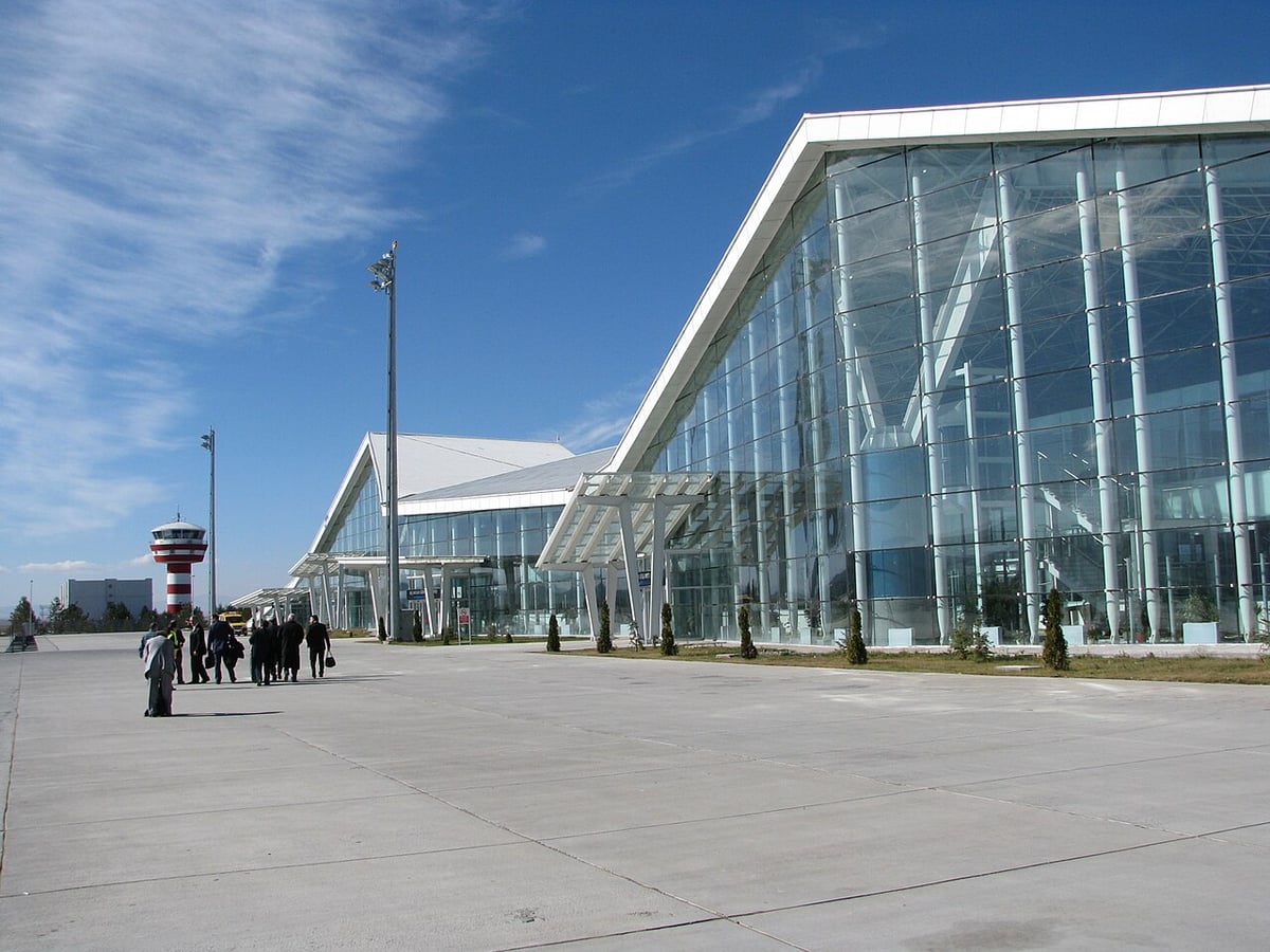 Kars Harakani havalimanı'nda yılın ilk 6 ayında yolcu trafiği arttı