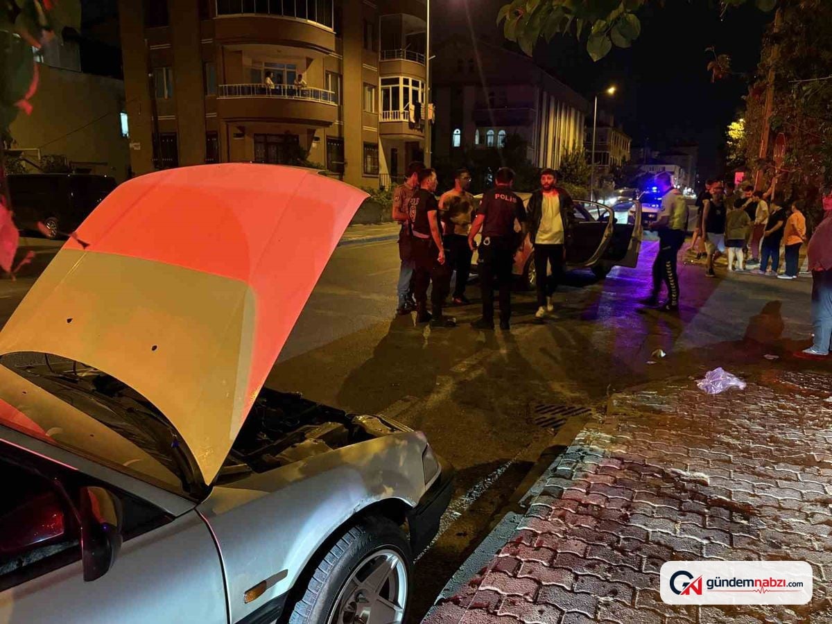 Kayseri'de iki otomobil çarpıştı: 2 yaralı, bir sürücü kaçtı