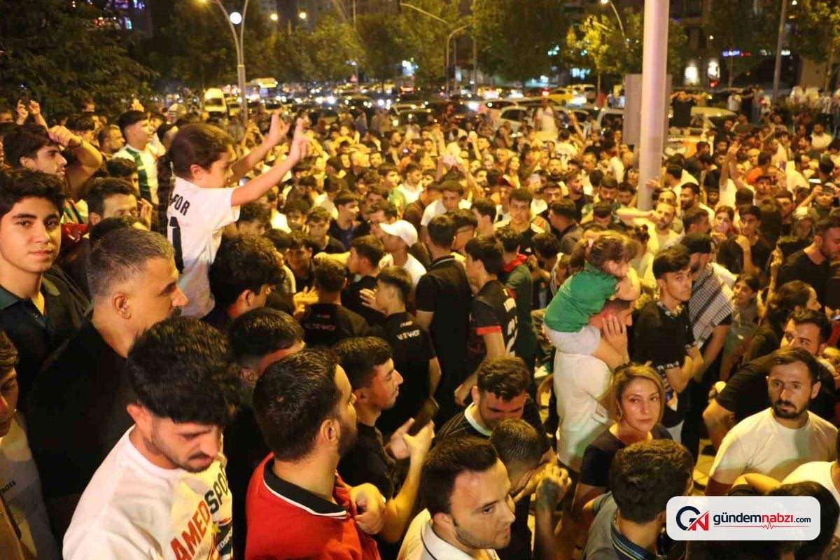 Amedspor yeni transferlerini taraftarla buluşturdu