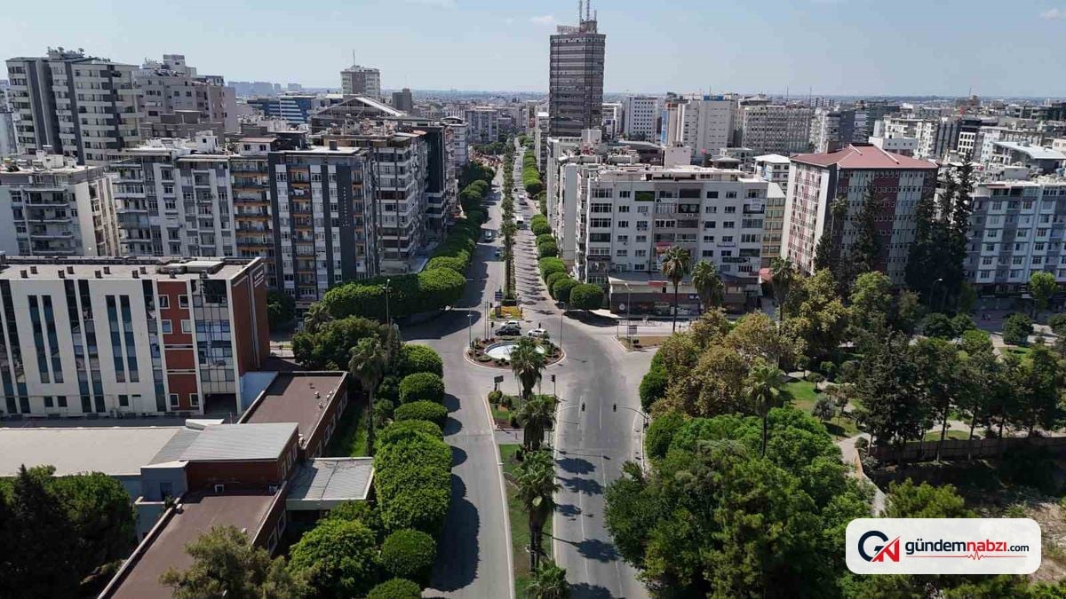 Adana'da 40 derece sıcaklık hayatı durma noktasına getirdi