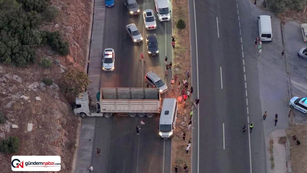 Muğla Yatağan'da TIR kazası, karayolunu kapattı ve ulaşım aksadı