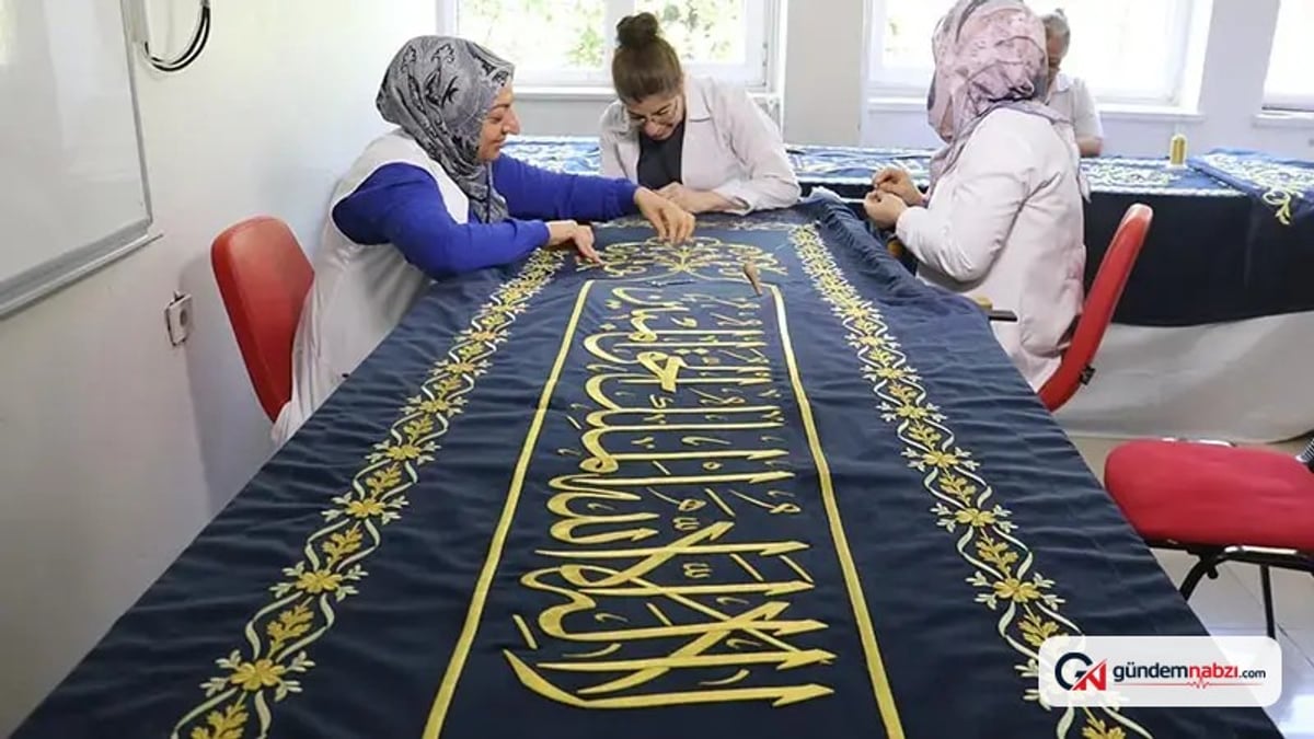 3'üncü Selim'in türbesinin örtüsü Diyarbakır'da işleniyor