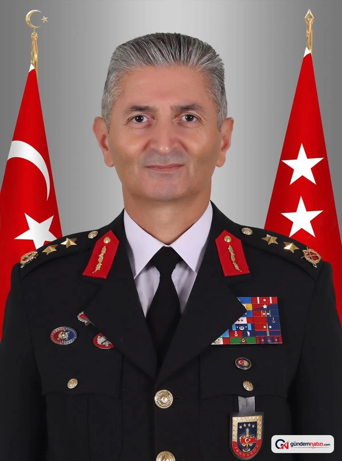 İzmir jandarma komutanlığı'na tümgeneral halil şen atandı