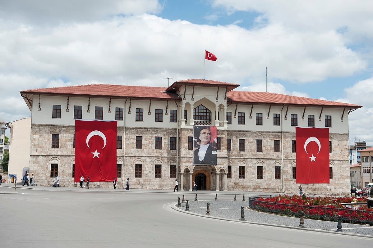 Sivas'ta esir askerlerin 113 yıllık mektupları ailelerine teslim edildi
