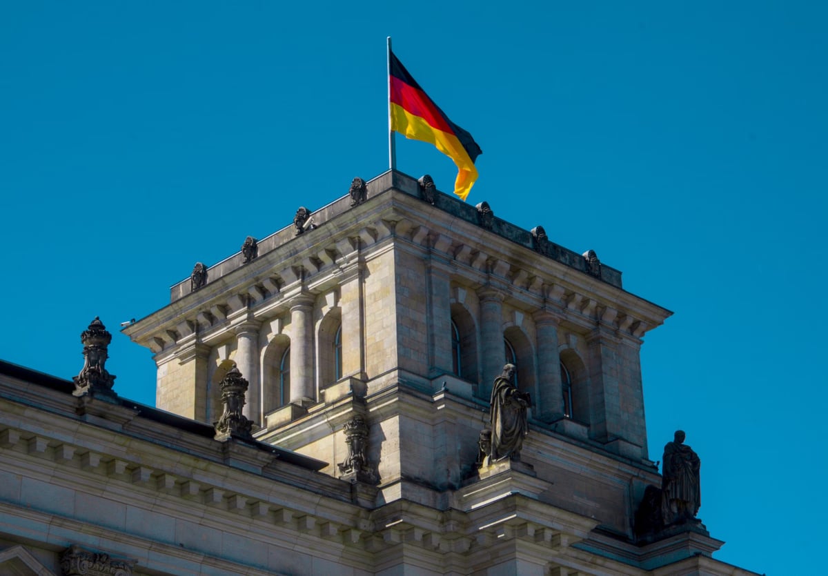 Almanya'da AfD oy oranı yükseliyor: CDU ile fark 7 puana çıktı