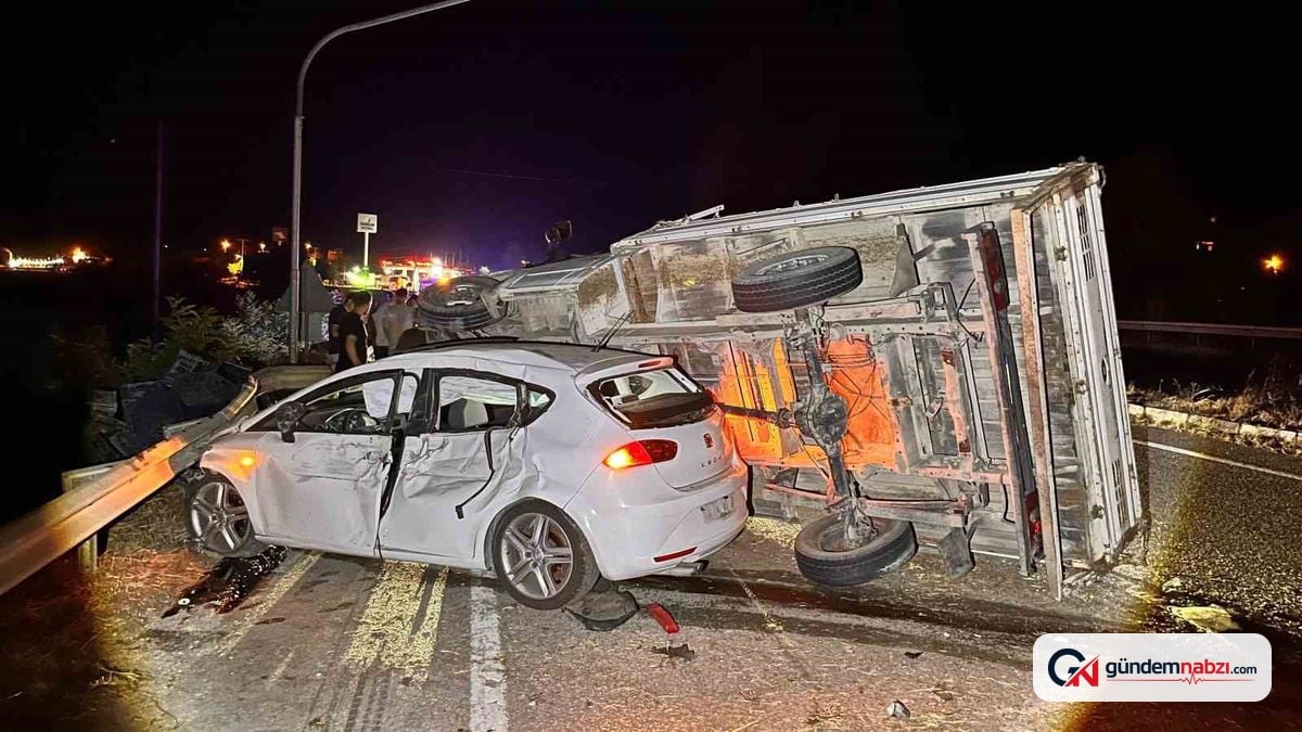 Manisa'nın Kula ilçesinde otomobil ile kamyonet çarpıştı: 1 yaralı