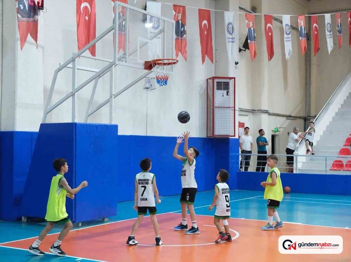 Buharkent'te genç basketbol turnuvası düzenlendi