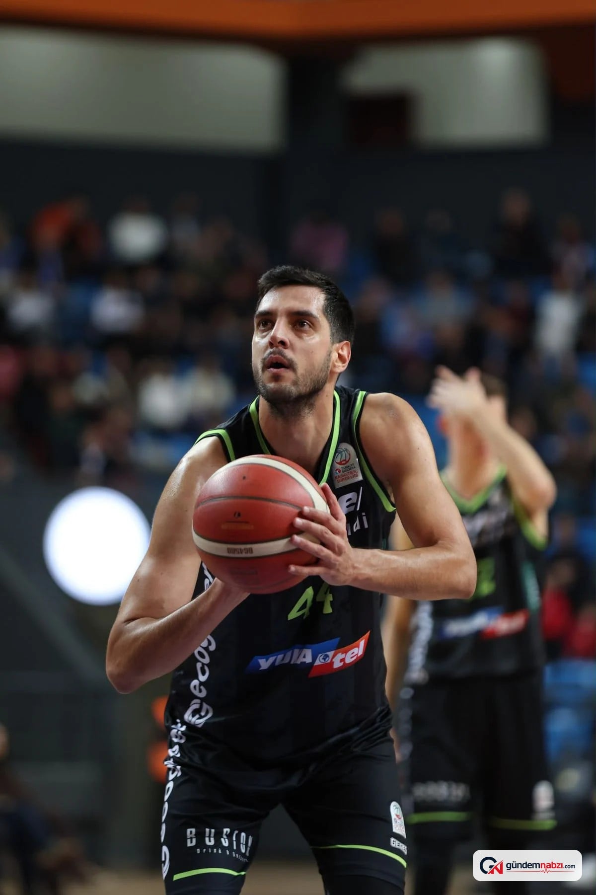 Yukatel Denizli Basket'te Egemen Güven ve Mustafa Sami Yılmaz imzayı attı