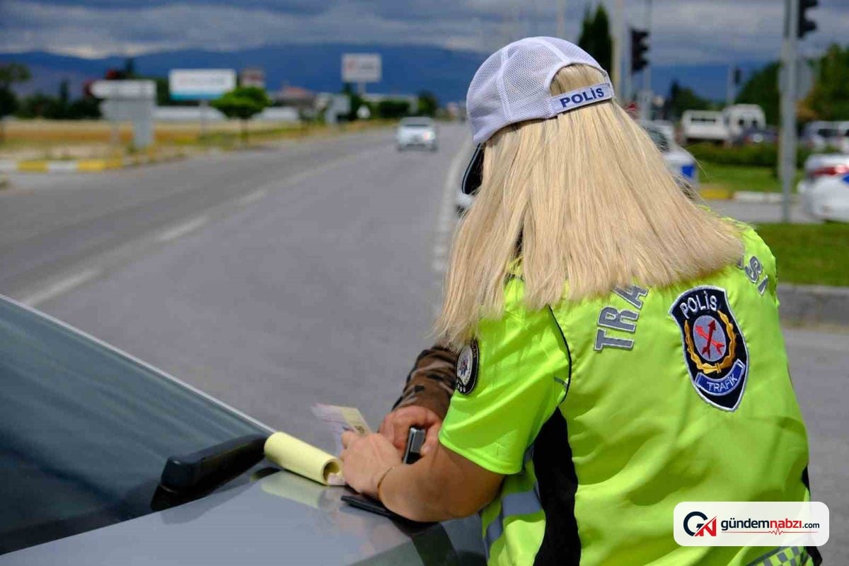 Düzce'de trafik denetimlerinde 204 araç trafikten men edildi