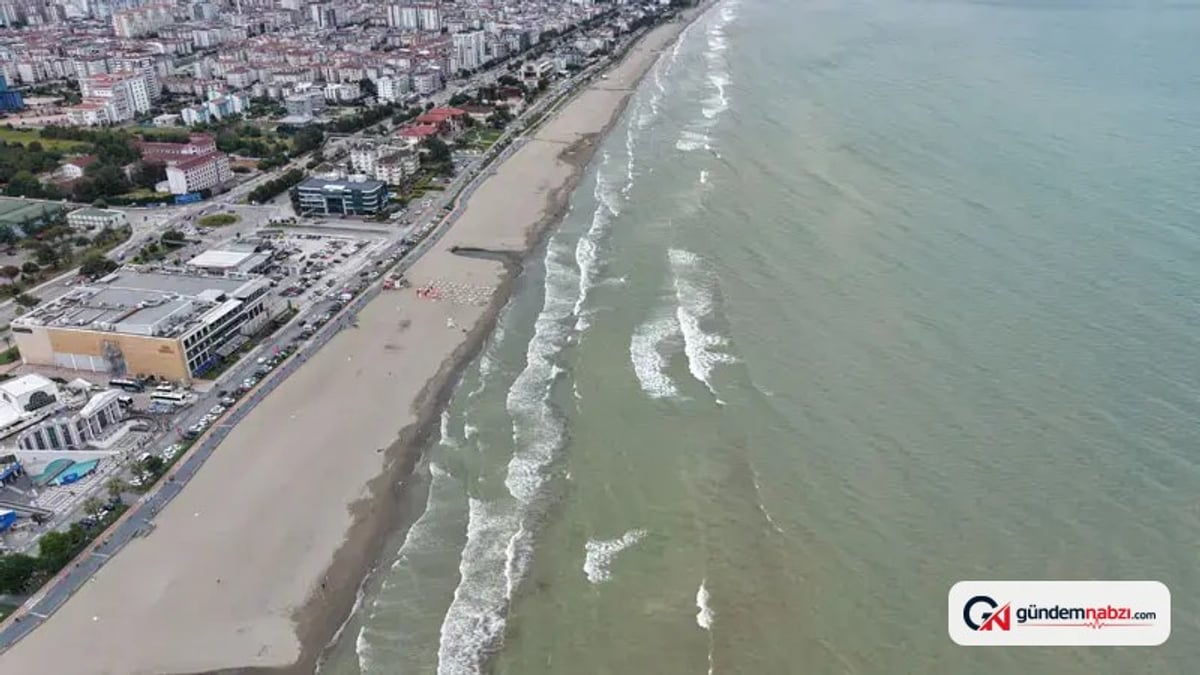 Samsun'da kötü hava şartları nedeniyle denize girişler yasaklandı