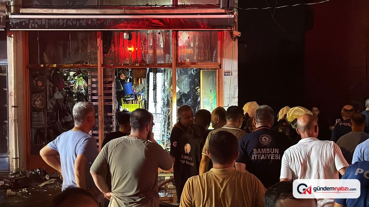 Samsun'un Tekkeköy ilçesinde depo yangını kontrol altına alındı