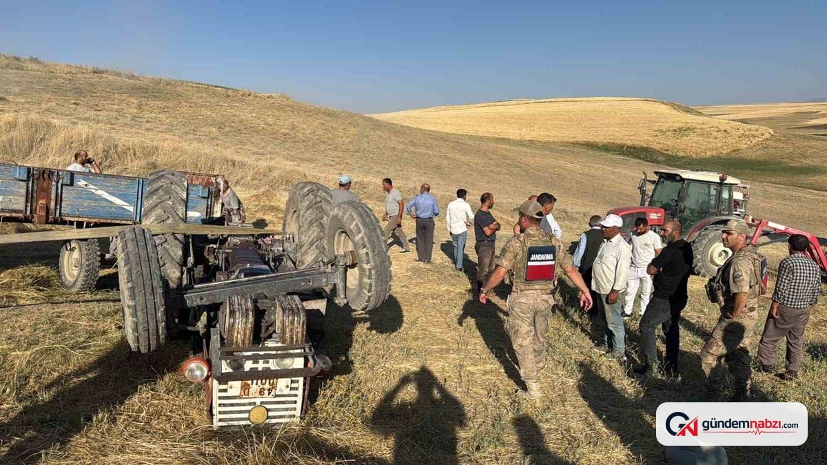 Malazgirt'te traktör devrildi: Sürücü hayatını kaybetti