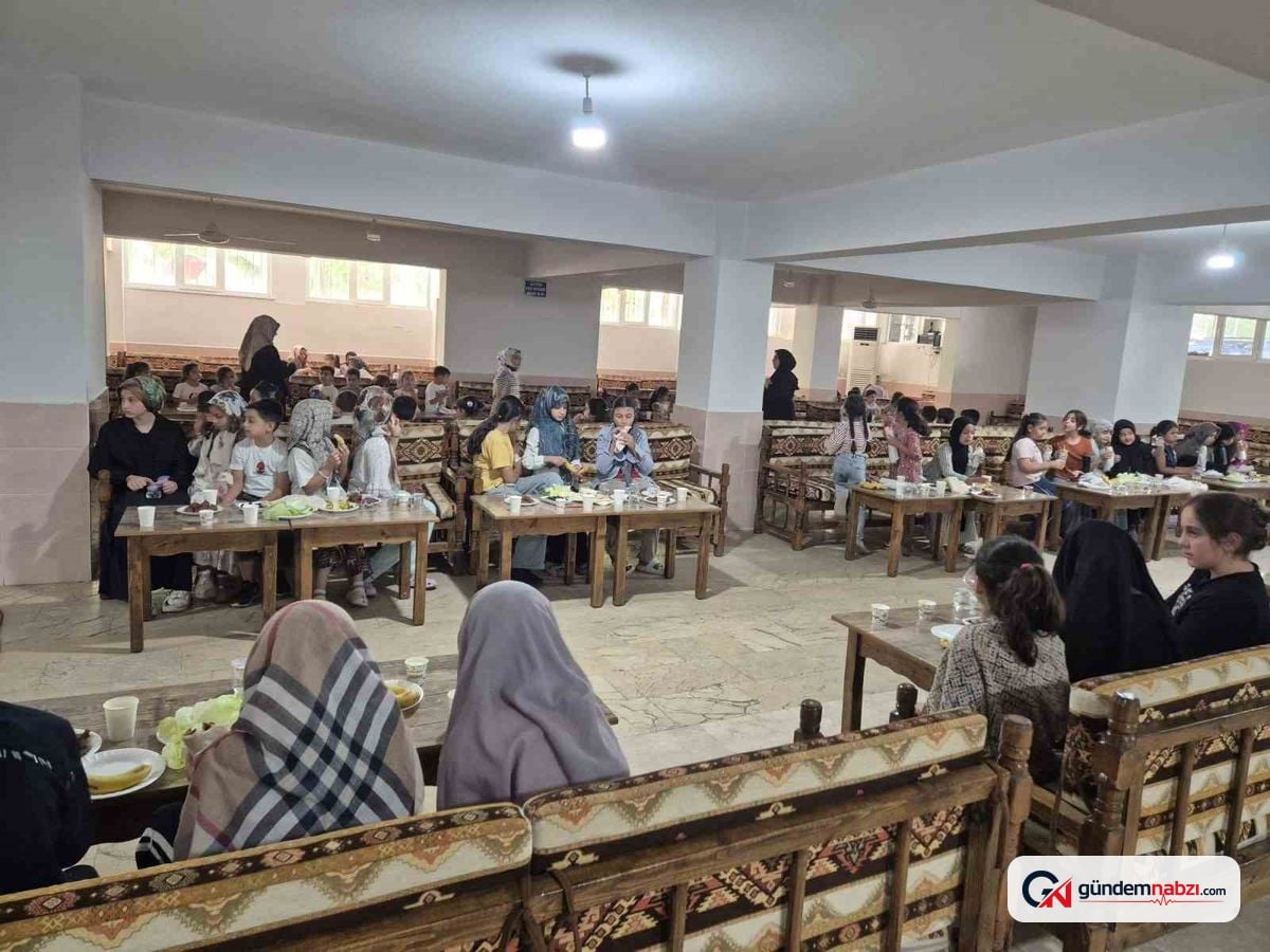 Elazığ'da Minik öğrencilere bereket sofrasında paylaşma Dersi