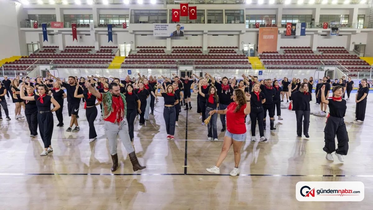 İzmir'de zeybek eğitimi alanların sayısı 500'e ulaştı
