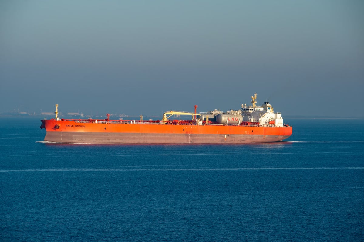 Yemen, Kızıldeniz'de Suudi Petrol Tankerini Vurdu