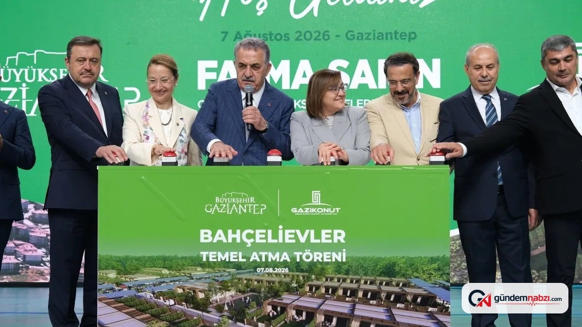 Hayati Yazıcı Gaziantep’te konut anahtarlarını dağıttı