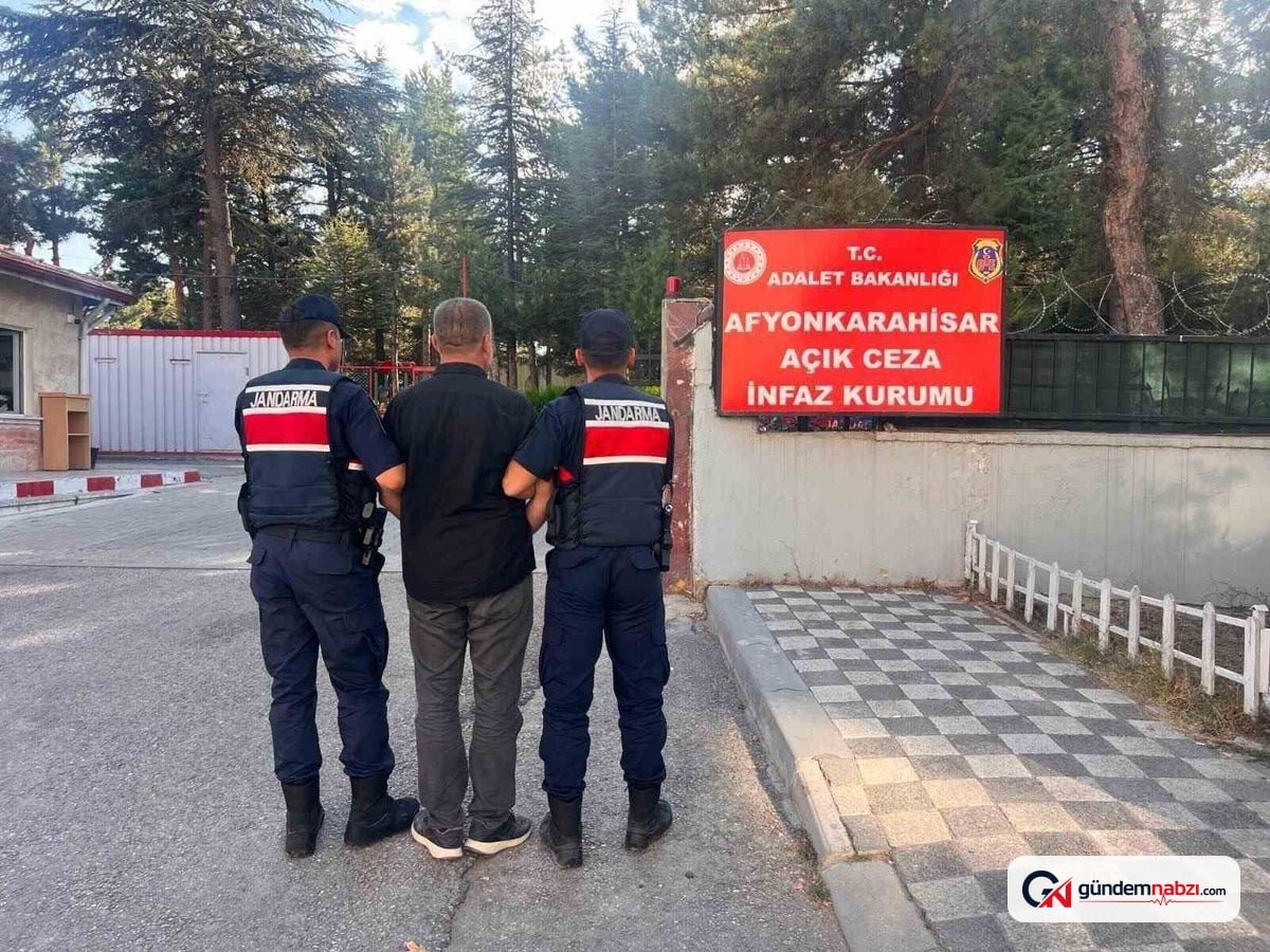 Afyonkarahisar'da aranan 40 kişi jandarma operasyonuyla yakalandı