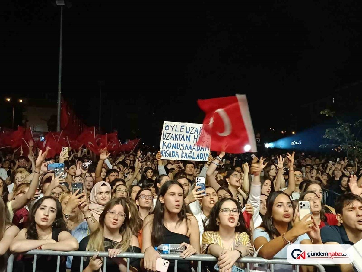 Edirne'de Göksel Zafer Bayramı konseri verdi