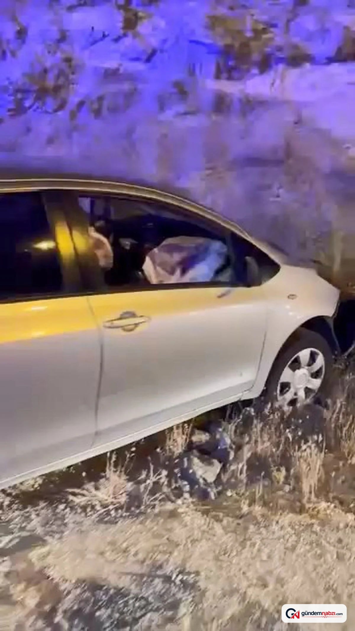 Elazığ'da iki otomobil çarpıştı: 5 yaralı