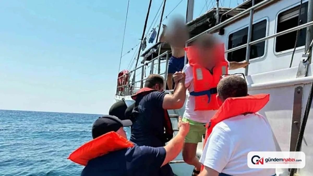 Muğla'da karaya oturan gezi teknesindeki 11 kişi kurtarıldı