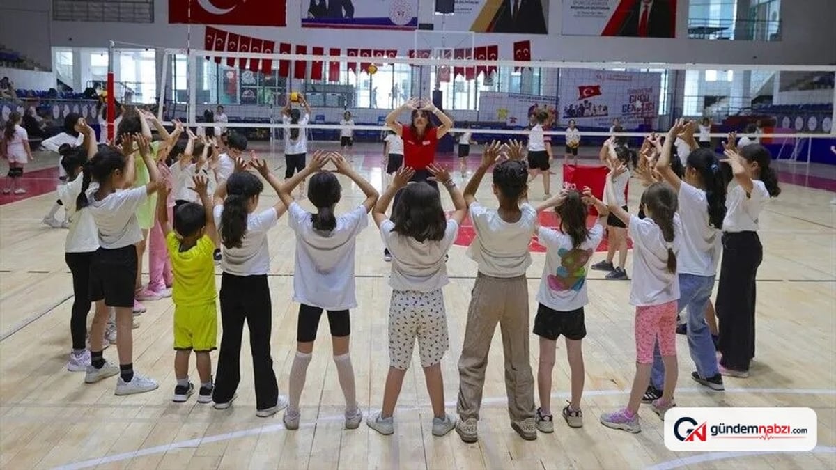 Hakkarili çocuklar spor okullarında yaz tatilini değerlendiriyor