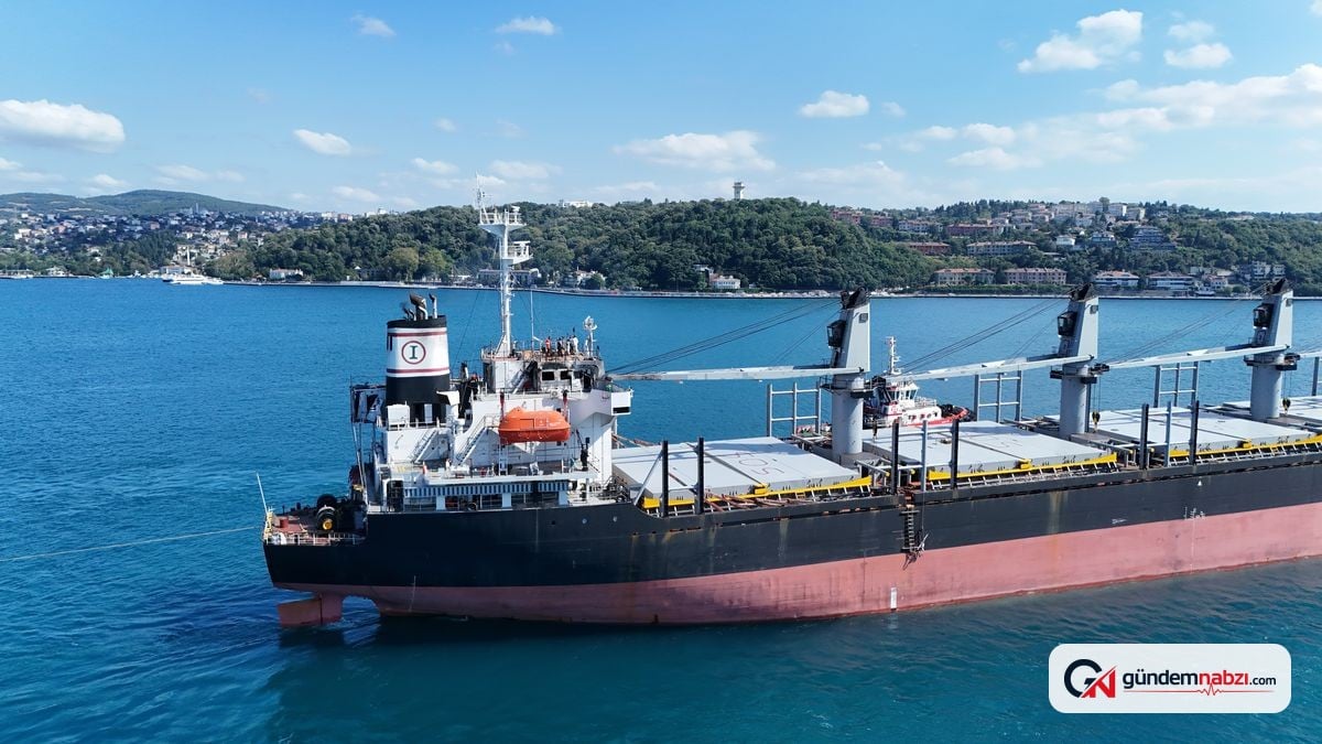Ukrayna saldırısına uğrayan New Victory gemisi İstanbul Boğazı'ndan geçti