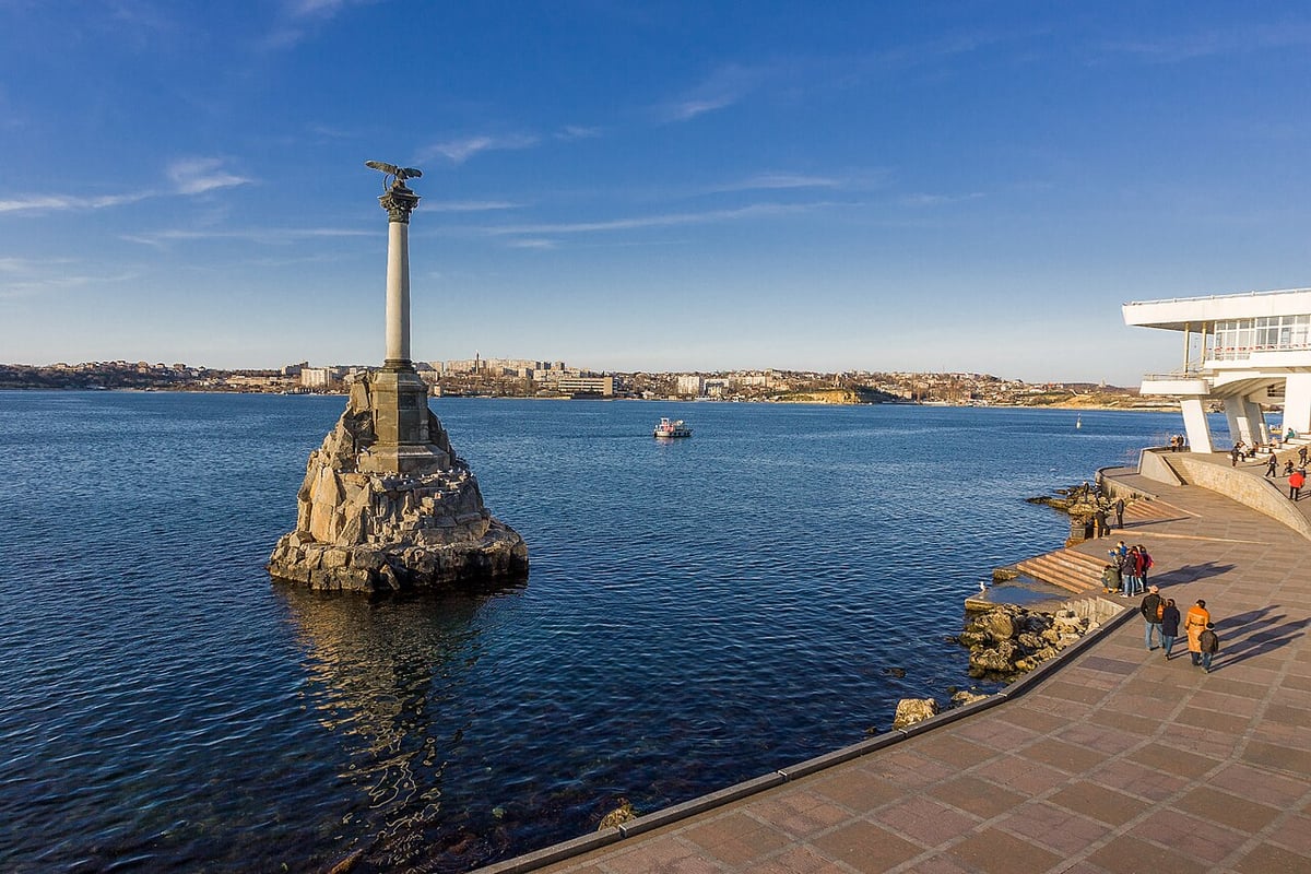 Ukrayna'nın Sivastopol saldırısında bir sivil hayatını kaybetti